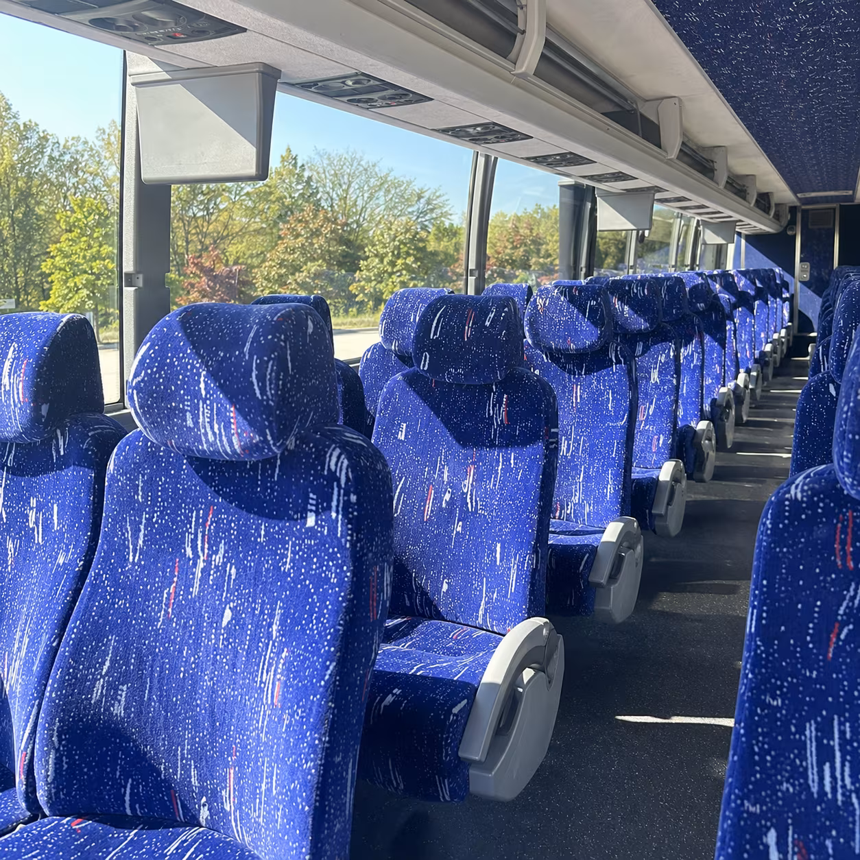 a charter bus makes the tuscaloosa to birmingham concert run easy