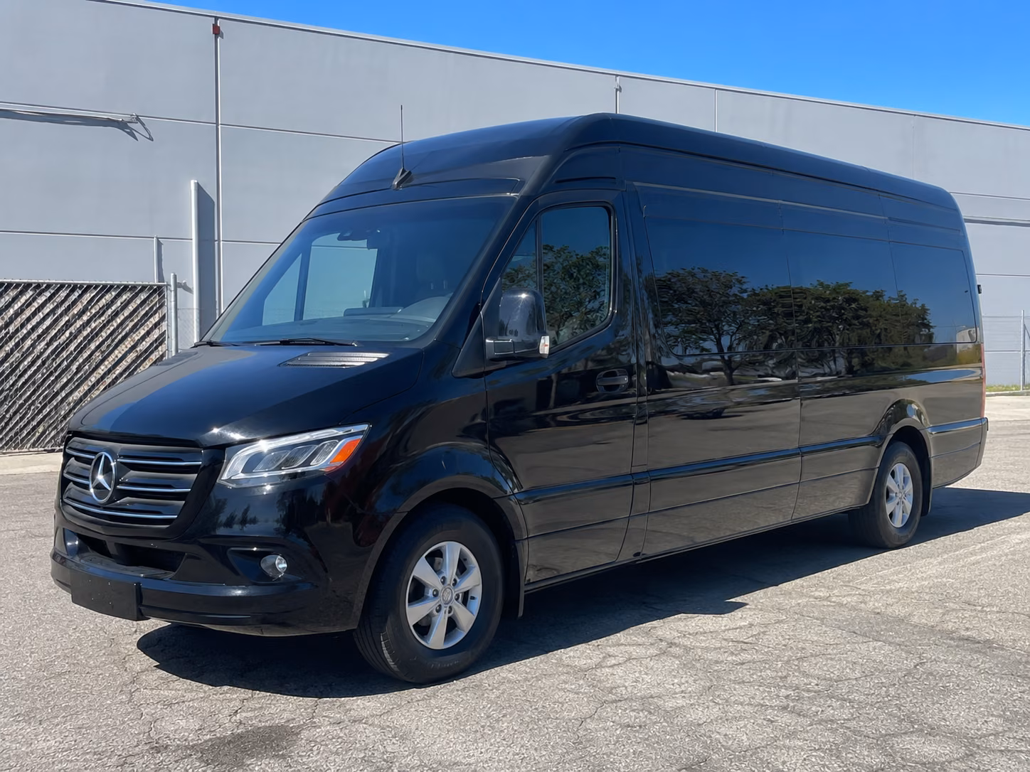 sprinter limos and minibuses for smaller tuscaloosa prom groups