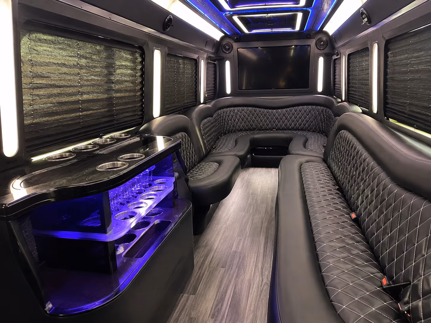 tailgate party buses for alabama game days